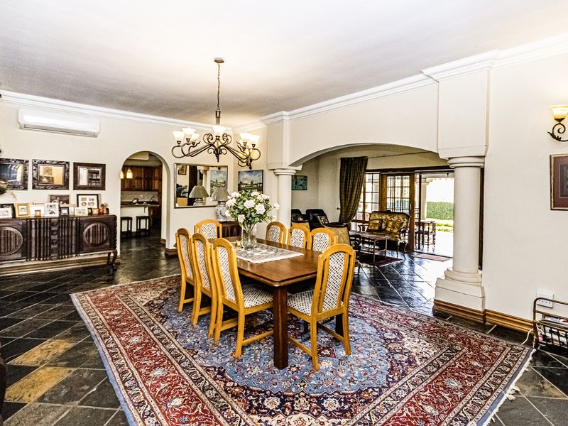 4 Bedroom family home plus bachelor flat for sale in Clubview - Photo 8