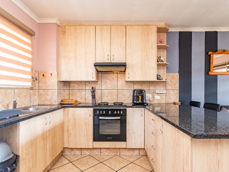 Lock-Up-and-Go Living in Sunny Gordon Valley - Photo 2