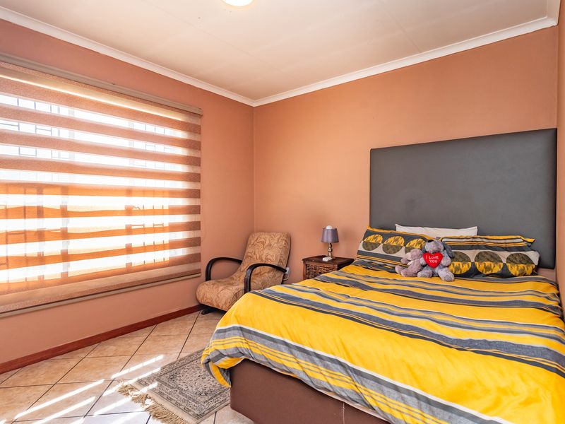 Lock-Up-and-Go Living in Sunny Gordon Valley - Photo 4