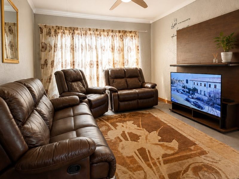 Charming 2-Bedroom Apartment in a Quiet, Sought-After Area - Photo 5