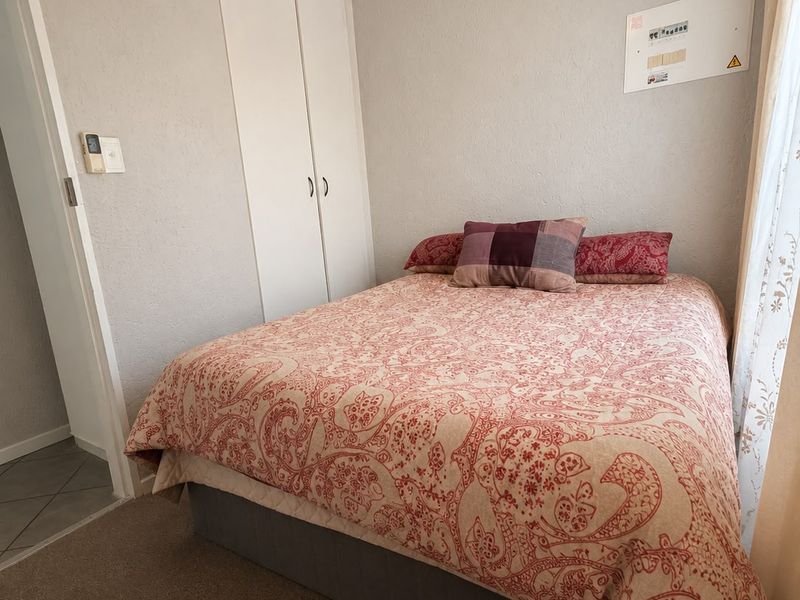 Charming 2-Bedroom Apartment in a Quiet, Sought-After Area - Photo 10