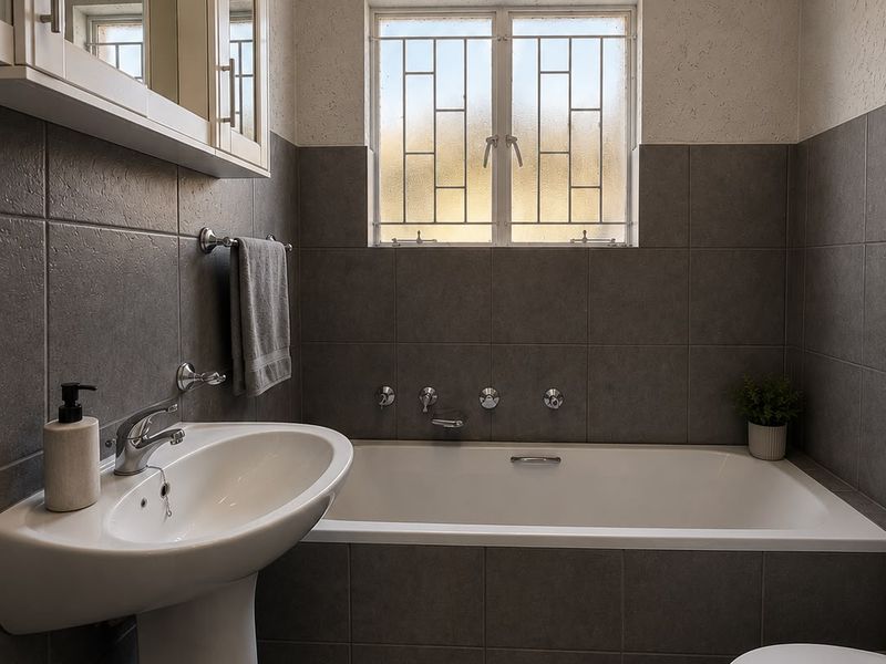 Charming 2-Bedroom Apartment in a Quiet, Sought-After Area - Photo 8