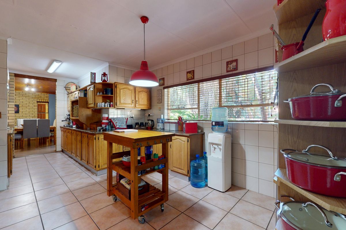Live Luxury Non-Distressed Auction - Starting to bid from R2495 000 - Photo 5