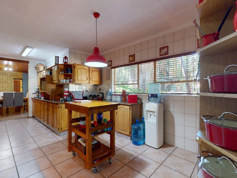 Live Luxury Non-Distressed Auction - Starting to bid from R2495 000 - Photo 5