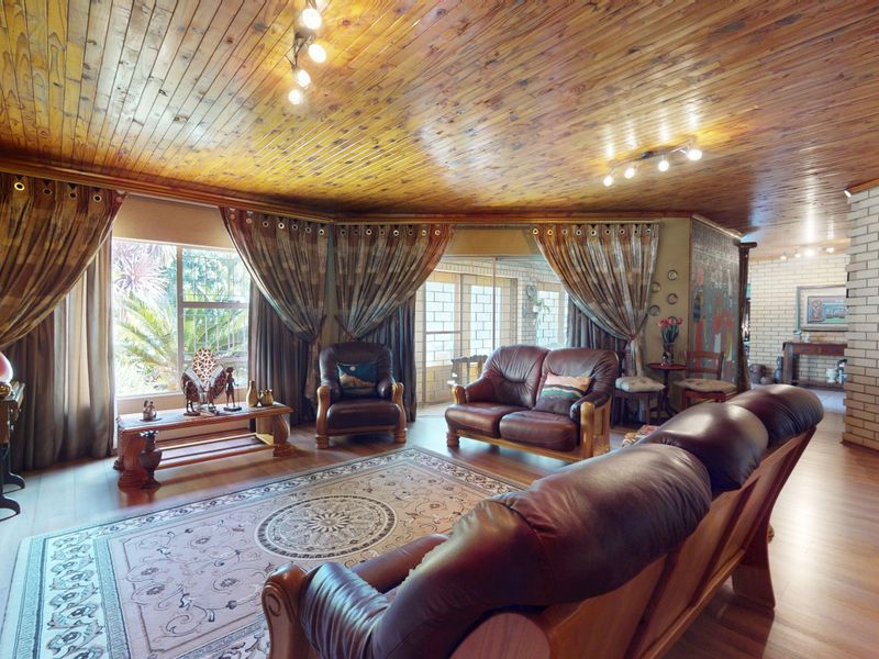 Live Luxury Non-Distressed Auction - Starting to bid from R2495 000 - Photo 7