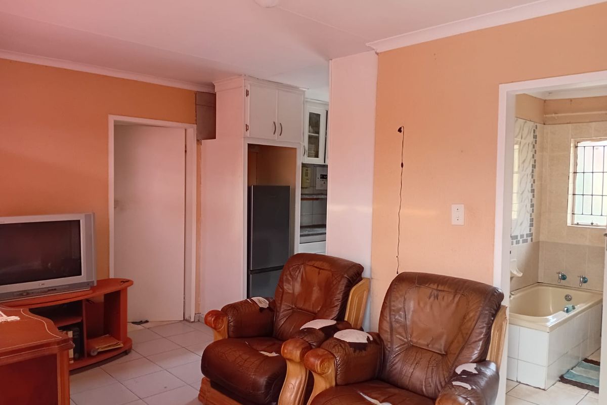 Well-Located Family Home or Investment Opportunity - Photo 4
