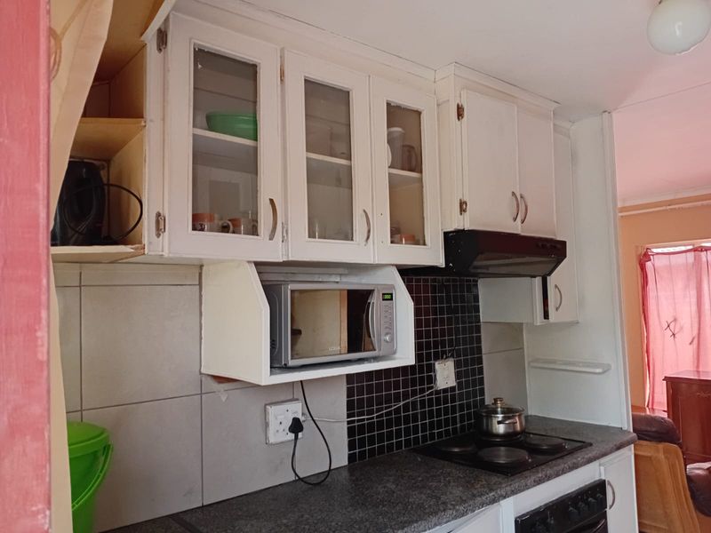 Well-Located Family Home or Investment Opportunity - Photo 2