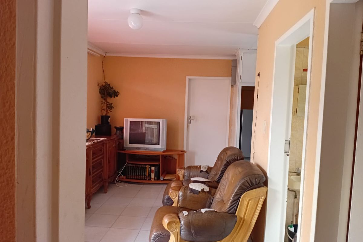 Well-Located Family Home or Investment Opportunity - Photo 3