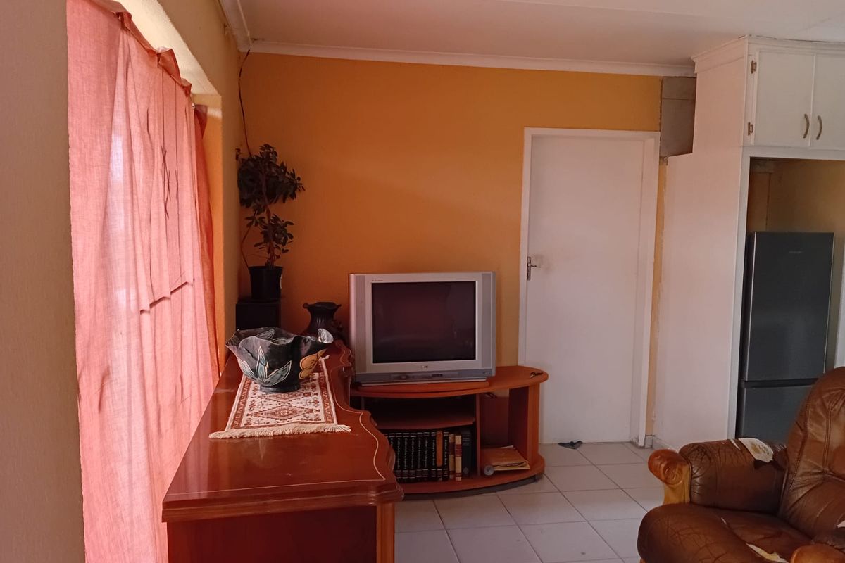 Well-Located Family Home or Investment Opportunity - Photo 5