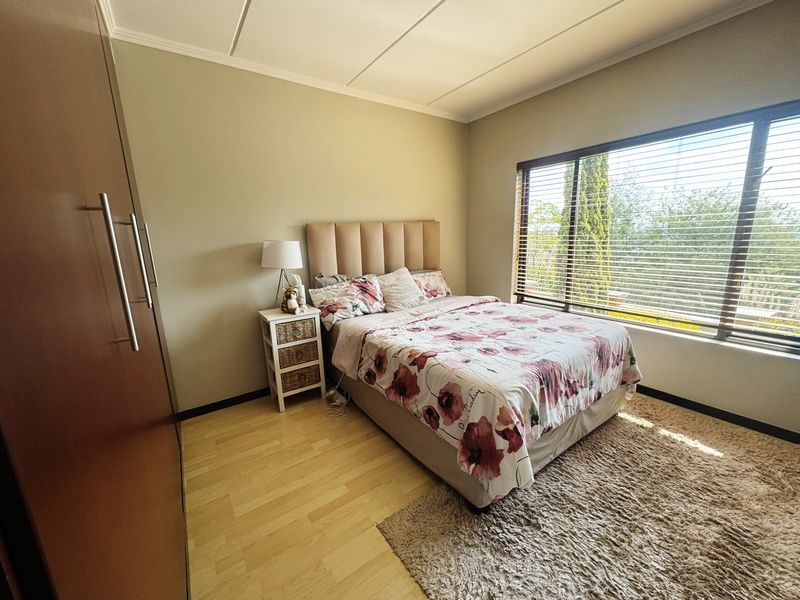 Modern Bedfordview Living Starts Here - Photo 7