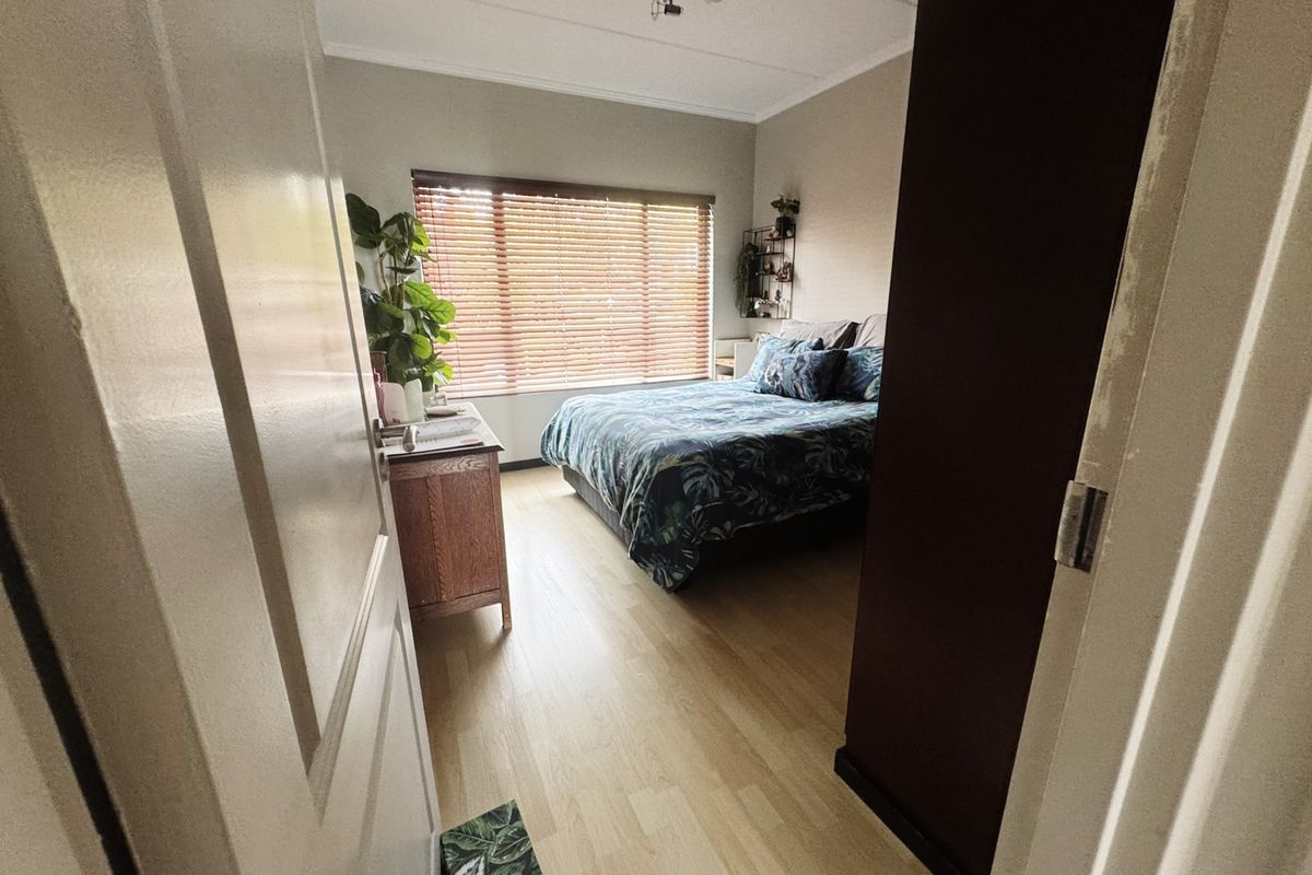 Modern Bedfordview Living Starts Here - Photo 5