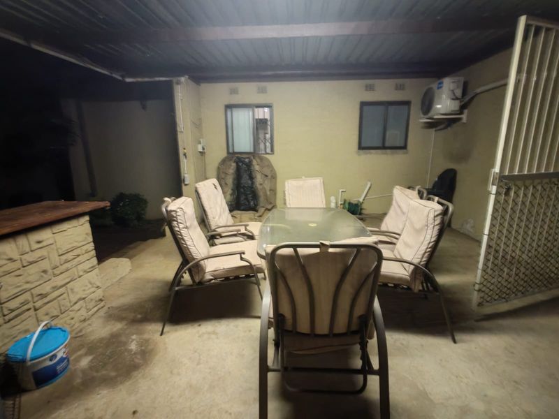 4 Bedroom house for Sale in Sasolburg Ext 11 - Photo 2