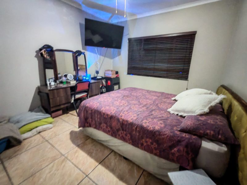 4 Bedroom house for Sale in Sasolburg Ext 11 - Photo 9