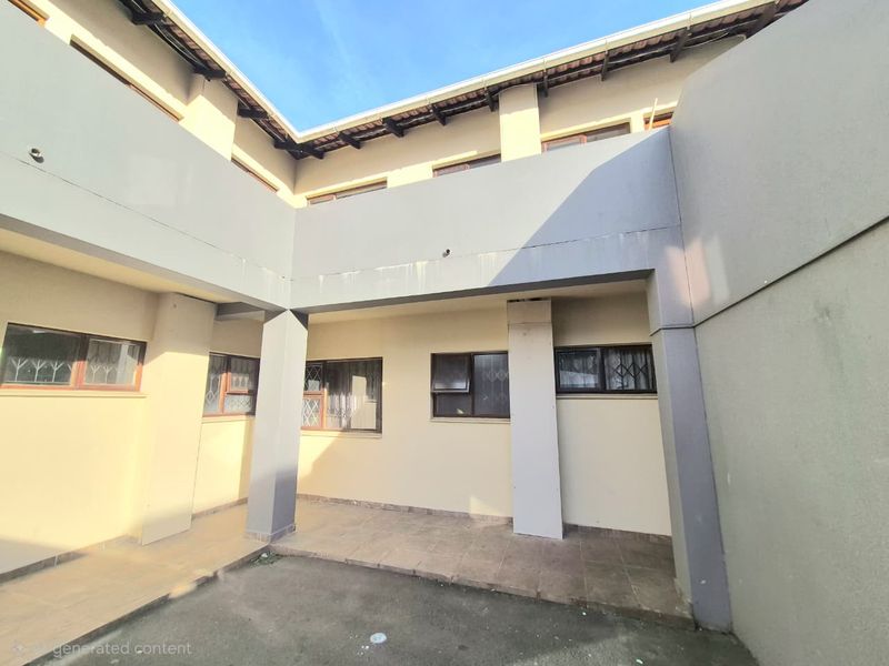 Modern and well-maintained two-bedroom flat available to rent in a secure and sought-after complex. - Photo 10