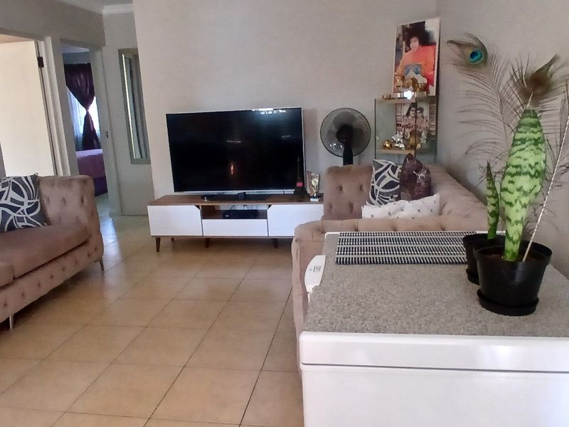 Secure Ground Floor Corner Unit  in the Heart of New Redruth - Photo 4