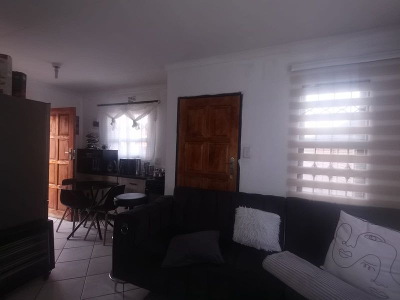 Charming 2-Bedroom House for Sale in Vanderbijlpark CE 3 - Photo 10