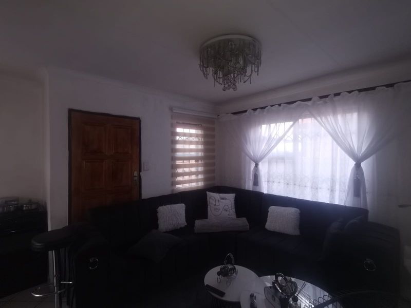 Charming 2-Bedroom House for Sale in Vanderbijlpark CE 3 - Photo 7