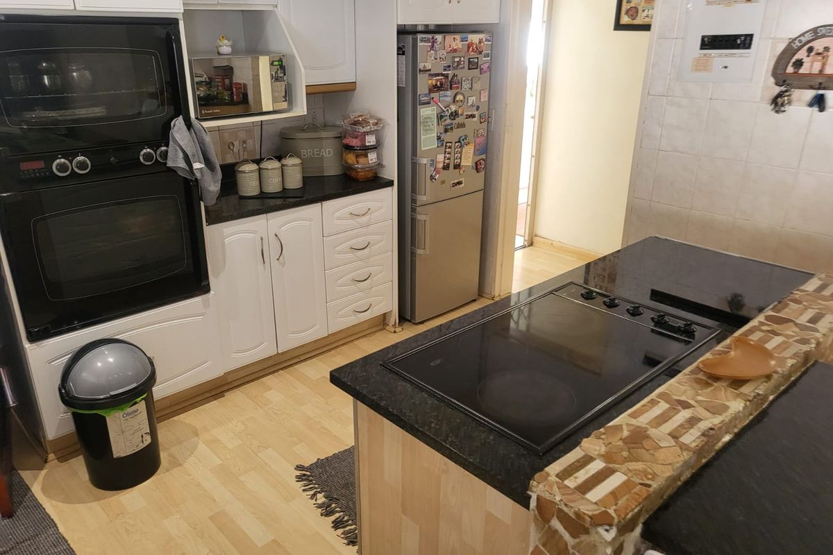 Space, Security & Serenity – Family Home with a Massive Yard in Safe and Sought- in Ridgeway - Photo 3