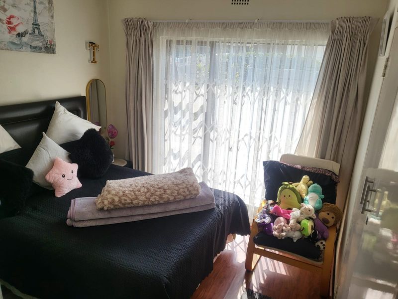 Space, Security & Serenity – Family Home with a Massive Yard in Safe and Sought- in Ridgeway - Photo 9