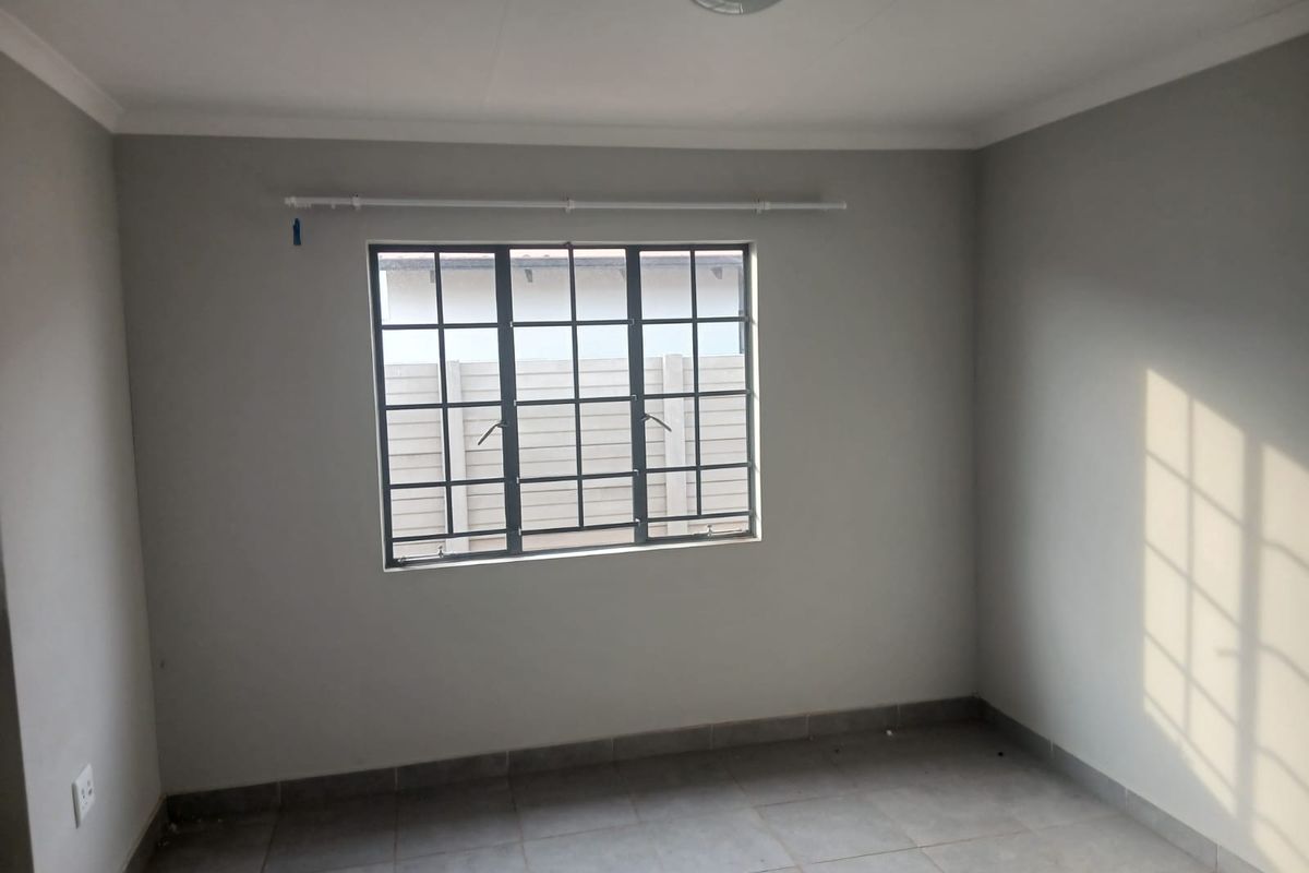 House Rental Monthly In Alberton - Photo 2