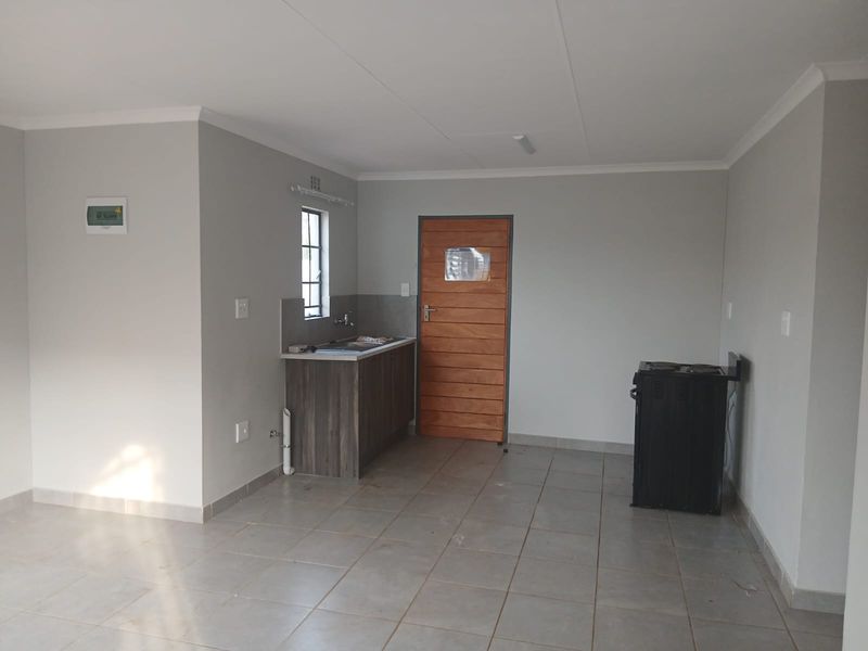 House Rental Monthly In Alberton - Photo 1