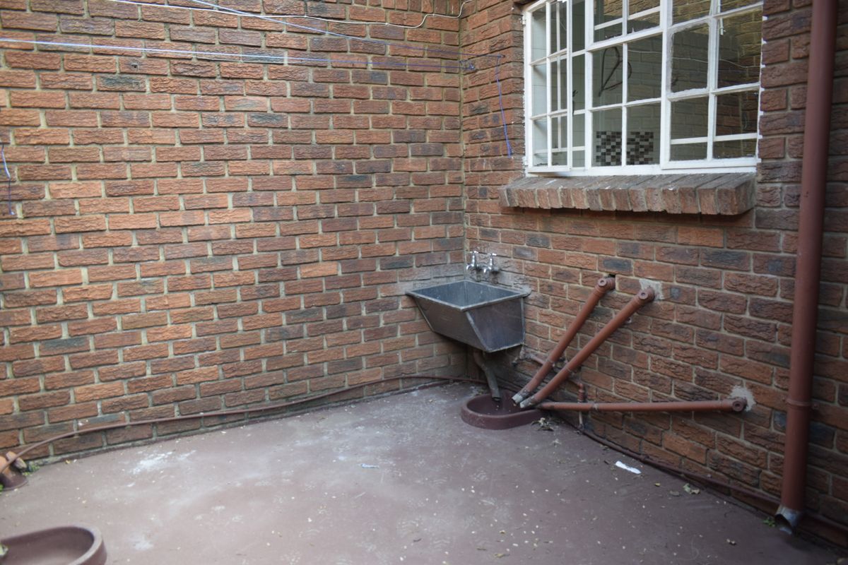 2 bedroom townhouse for sale in Boksburg South. - Photo 3