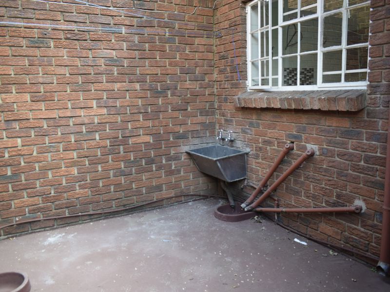 2 bedroom townhouse for sale in Boksburg South. - Photo 3