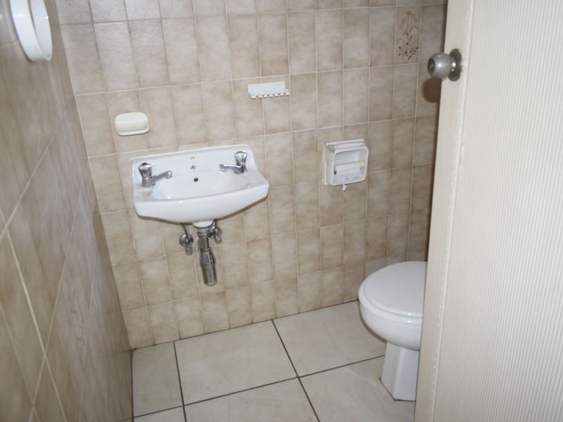 2 bedroom townhouse for sale in Boksburg South. - Photo 5