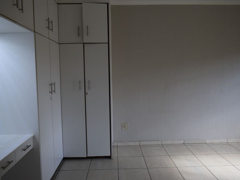 2 bedroom townhouse for sale in Boksburg South. - Photo 10