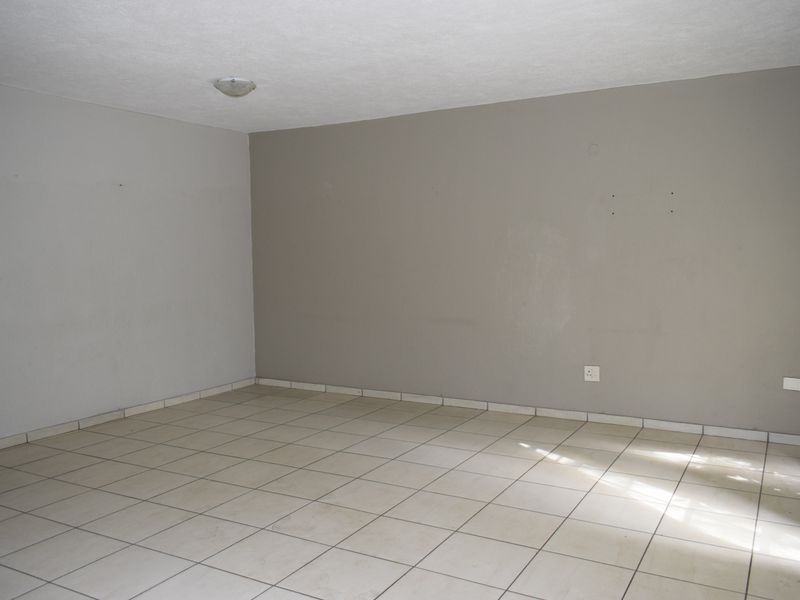 2 bedroom townhouse for sale in Boksburg South. - Photo 7