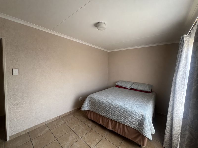 Stunning 3-bedroom house for sale in Waterkloof Hill Estate, Rustenburg – your dream home awaits! - Photo 10