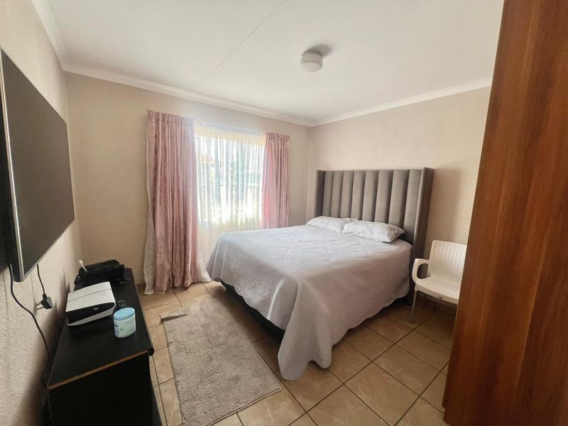Stunning 3-bedroom house for sale in Waterkloof Hill Estate, Rustenburg – your dream home awaits! - Photo 7