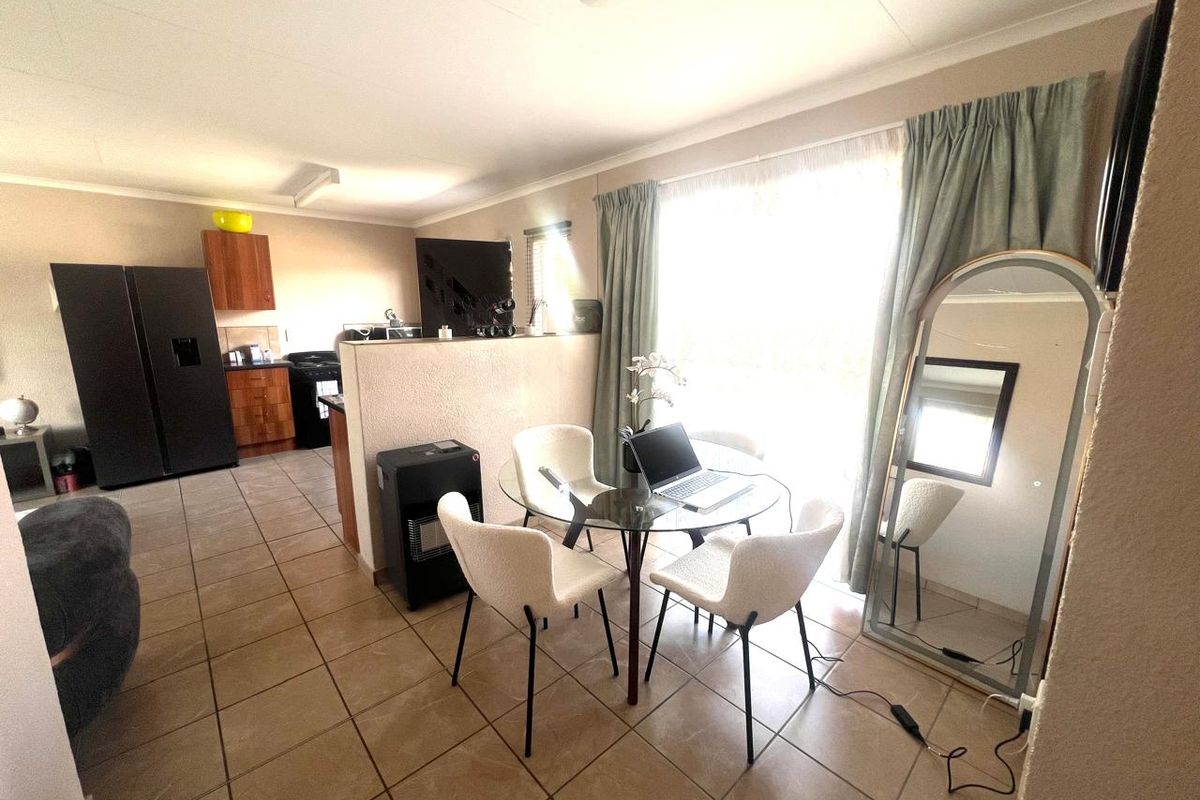 Stunning 3-bedroom house for sale in Waterkloof Hill Estate, Rustenburg – your dream home awaits! - Photo 3