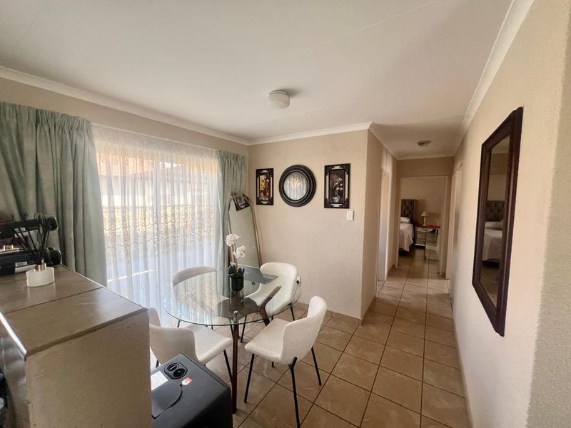Stunning 3-bedroom house for sale in Waterkloof Hill Estate, Rustenburg – your dream home awaits! - Photo 4