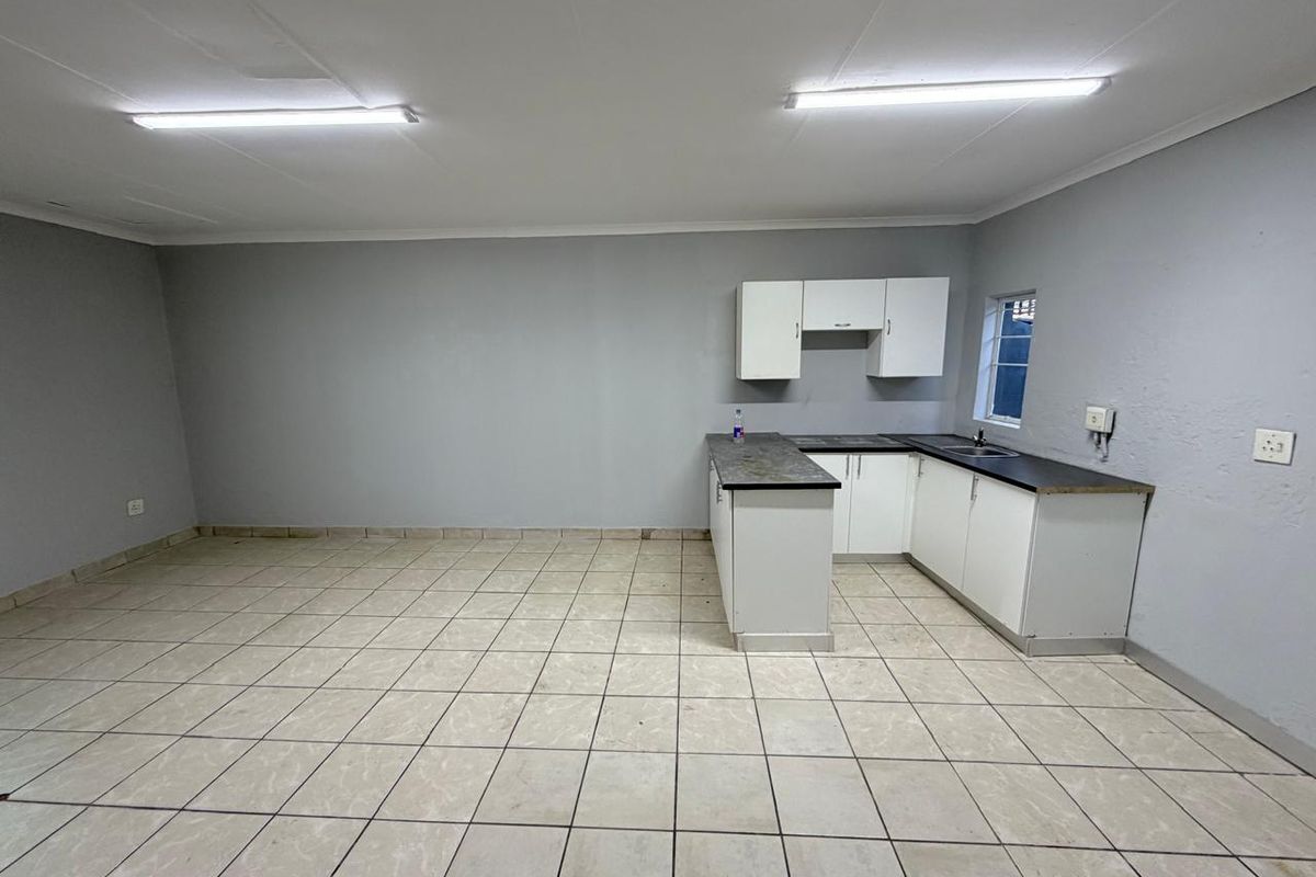 Private and Secure Garden Flat For An Individual or Couple In Great Location - Photo 4