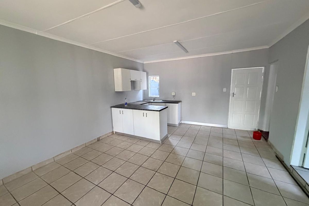 Private and Secure Garden Flat For An Individual or Couple In Great Location - Photo 2