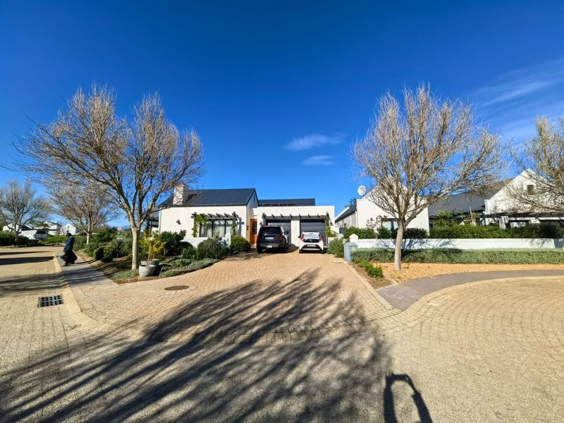 Elegant 3-Bed Rental in Croydon Vineyard Estate – Pet-Friendly, Solar-Ready, Gated Security - Photo 1