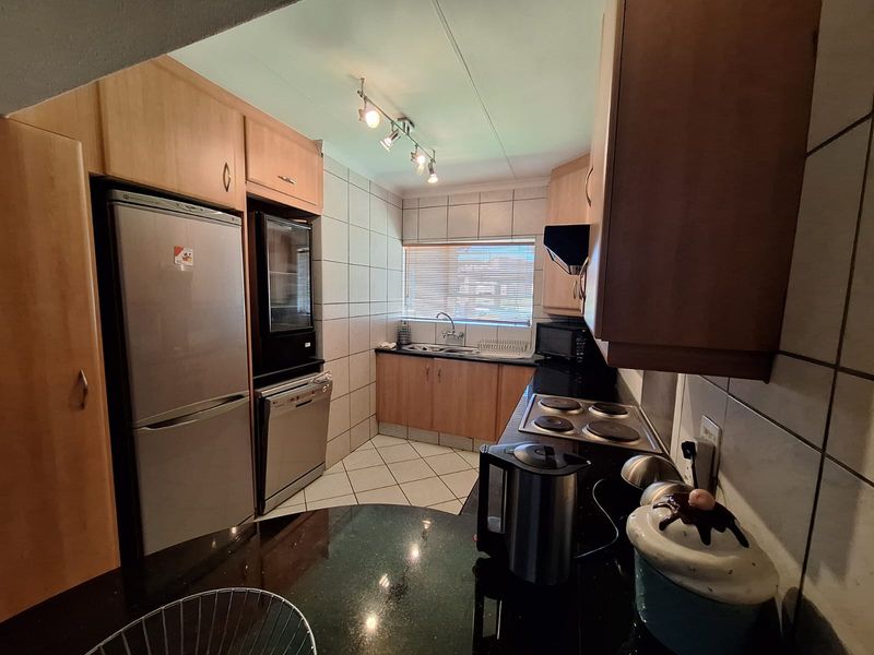 Front Row Unit - Photo 10