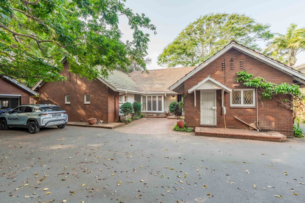 Non Distressed Modern Luxury Auction - Grande Old Dame - Perfect Location in Windemere - Photo 3
