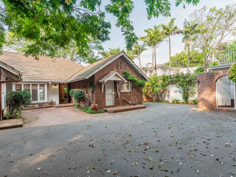 Non Distressed Modern Luxury Auction - Grande Old Dame - Perfect Location in Windemere - Photo 2