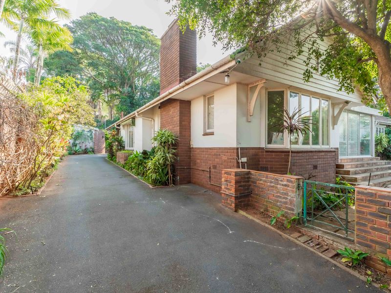 Non Distressed Modern Luxury Auction - Grande Old Dame - Perfect Location in Windemere - Photo 5