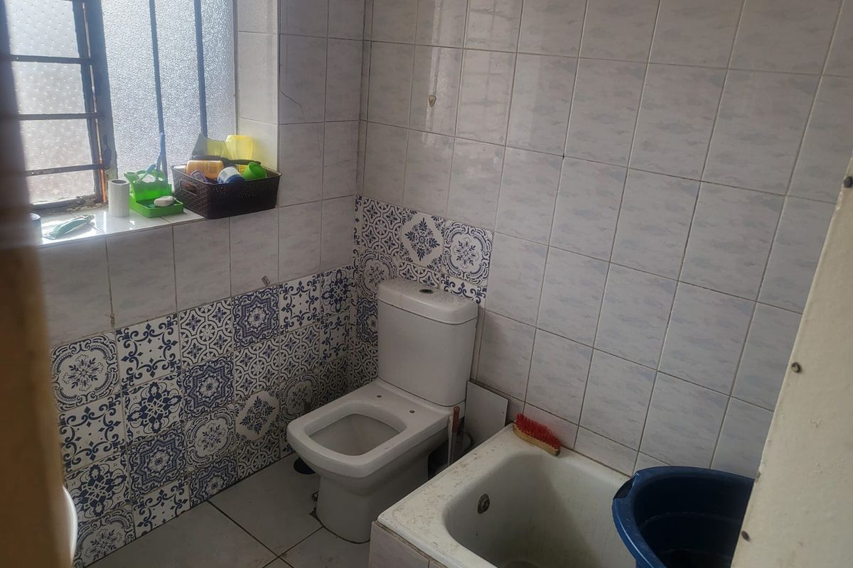 Investment Opportunity – 4 Units Two-Bedroom Apartments for Sale in Turffontein - Photo 2