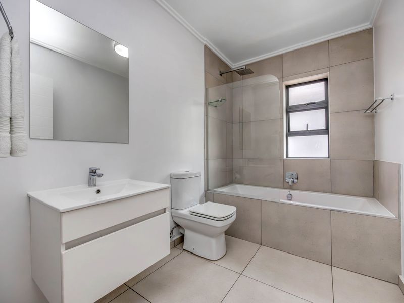 Spacious 4-Bedroom Townhouse in Sought-After Sagewood, Broadacres - Photo 9