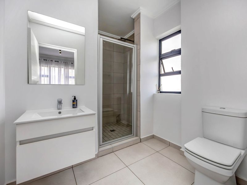 Spacious 4-Bedroom Townhouse in Sought-After Sagewood, Broadacres - Photo 7