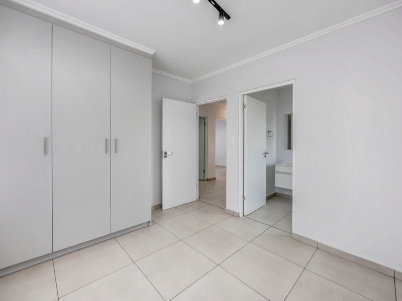 Spacious 4-Bedroom Townhouse in Sought-After Sagewood, Broadacres - Photo 6