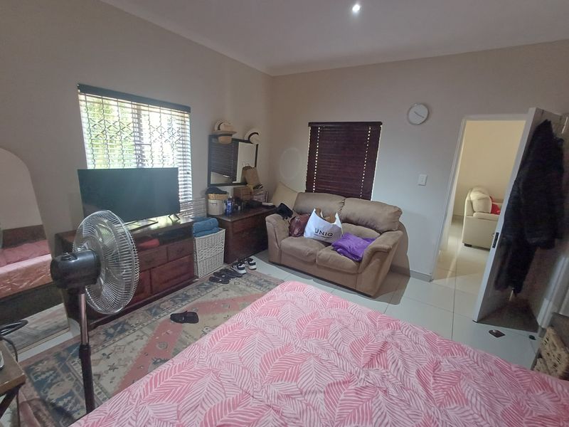 Mount Edgecombe - 3 Bedroom 2 Bathroom ground floor apartment - Photo 4