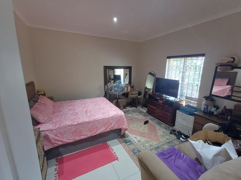 Mount Edgecombe - 3 Bedroom 2 Bathroom ground floor apartment - Photo 10