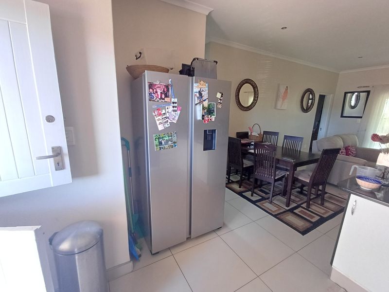 Mount Edgecombe - 3 Bedroom 2 Bathroom ground floor apartment - Photo 9