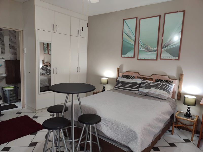 Bachelor Flatlet/cottage to let in Scottsville (fully furnished) - Photo 5