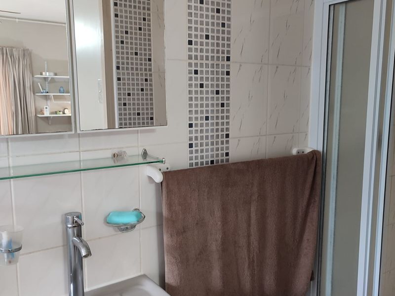 Bachelor Flatlet/cottage to let in Scottsville (fully furnished) - Photo 9
